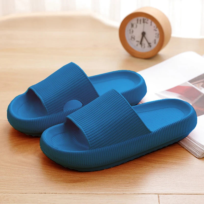 KneeHugs™ – Beschermt tere babyknietjes – op elk oppervlak