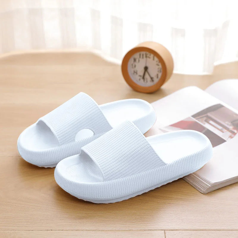 KneeHugs™ – Beschermt tere babyknietjes – op elk oppervlak
