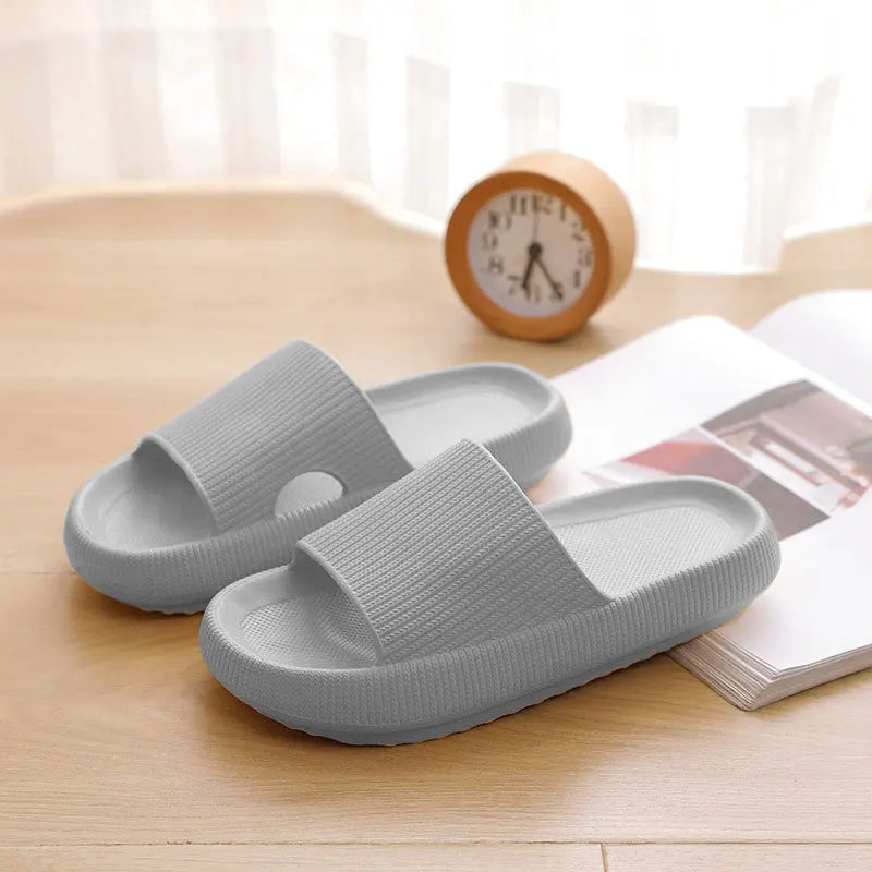 KneeHugs™ – Beschermt tere babyknietjes – op elk oppervlak